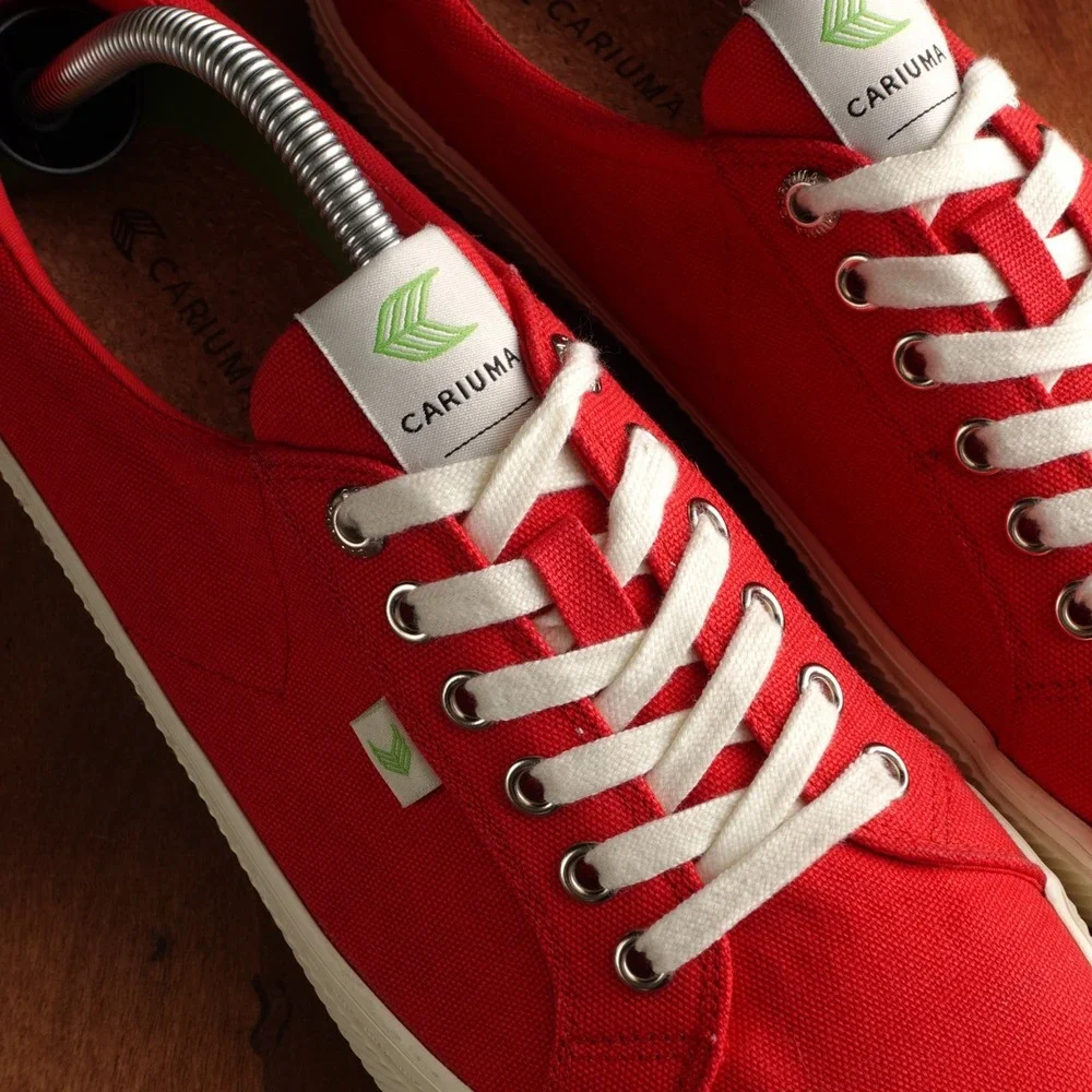 Cariuma Sneakers Unisex Size M10.5 W12 Red OCA Low Canvas Modern Casual Shoes